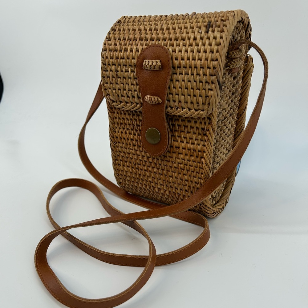 Elegant Brown Woven Rattan Cellphone Crossbody Bag Inside Boho Lining Travel - Picture 3 of 10